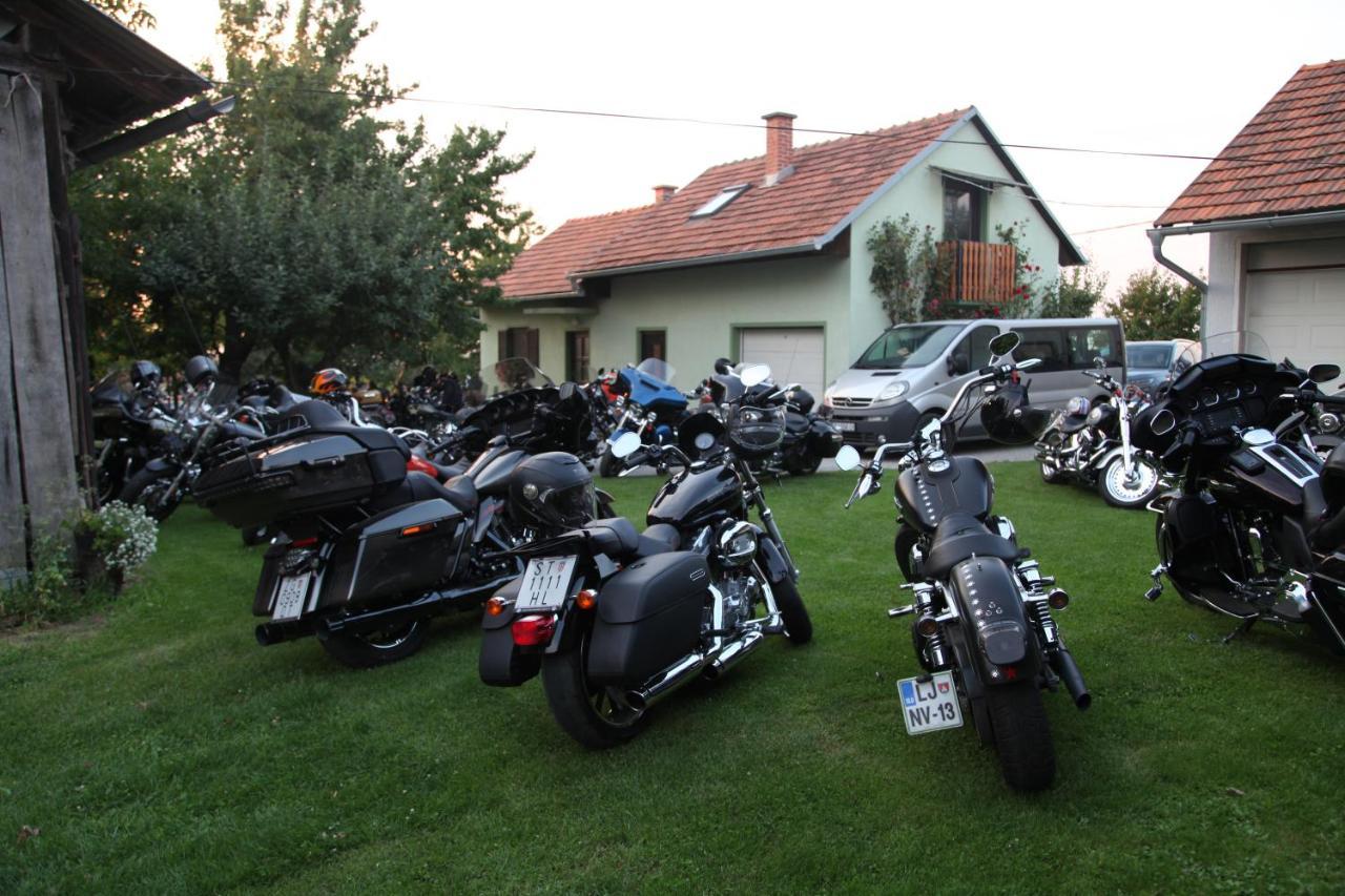 Holiday Home Maderka Strigova Exteriér fotografie